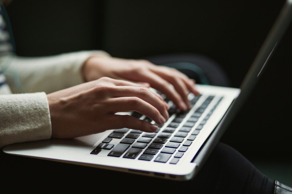 Google Suche am Laptop, Betrieb wird nicht gefunden