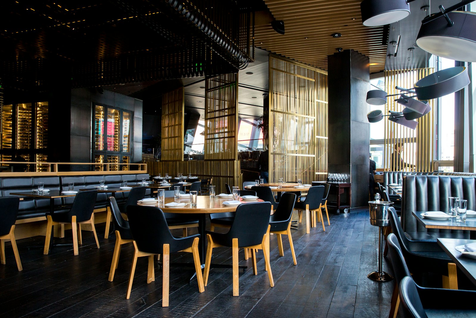 Einladender Gastraum eines Restaurants in Dortmund
